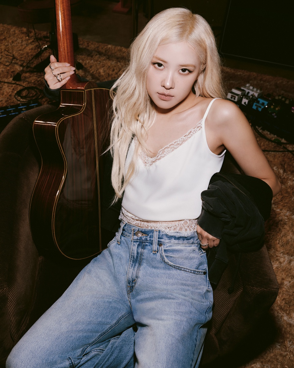 리바이스, 글로벌 앰배서더에 로제 선정… 여성 비즈니스 확장 1380-Image